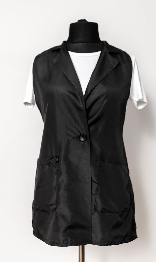 Pagarinātā darba veste ar regulējamiem sāniem un kabatām